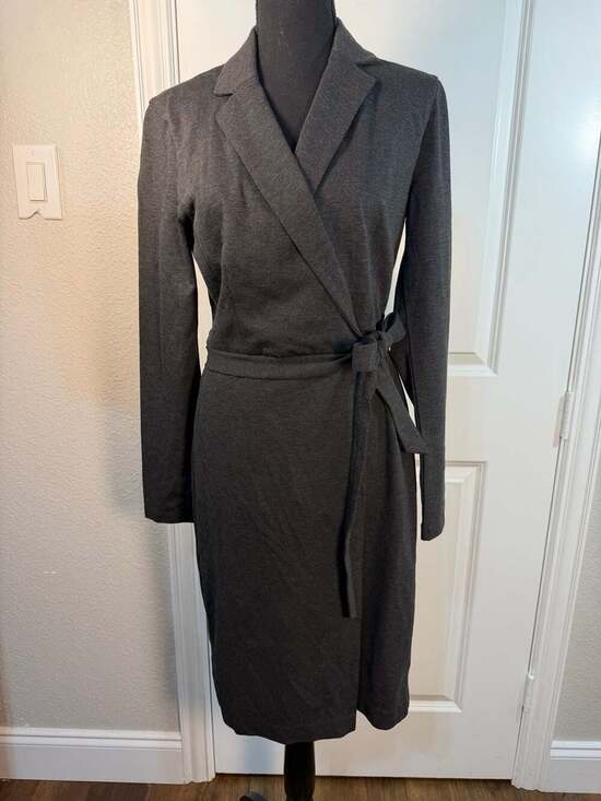 Club Monaco Dresses & Skirts - Club Monaco Women's Gray Blazer Wrap Dress Size M